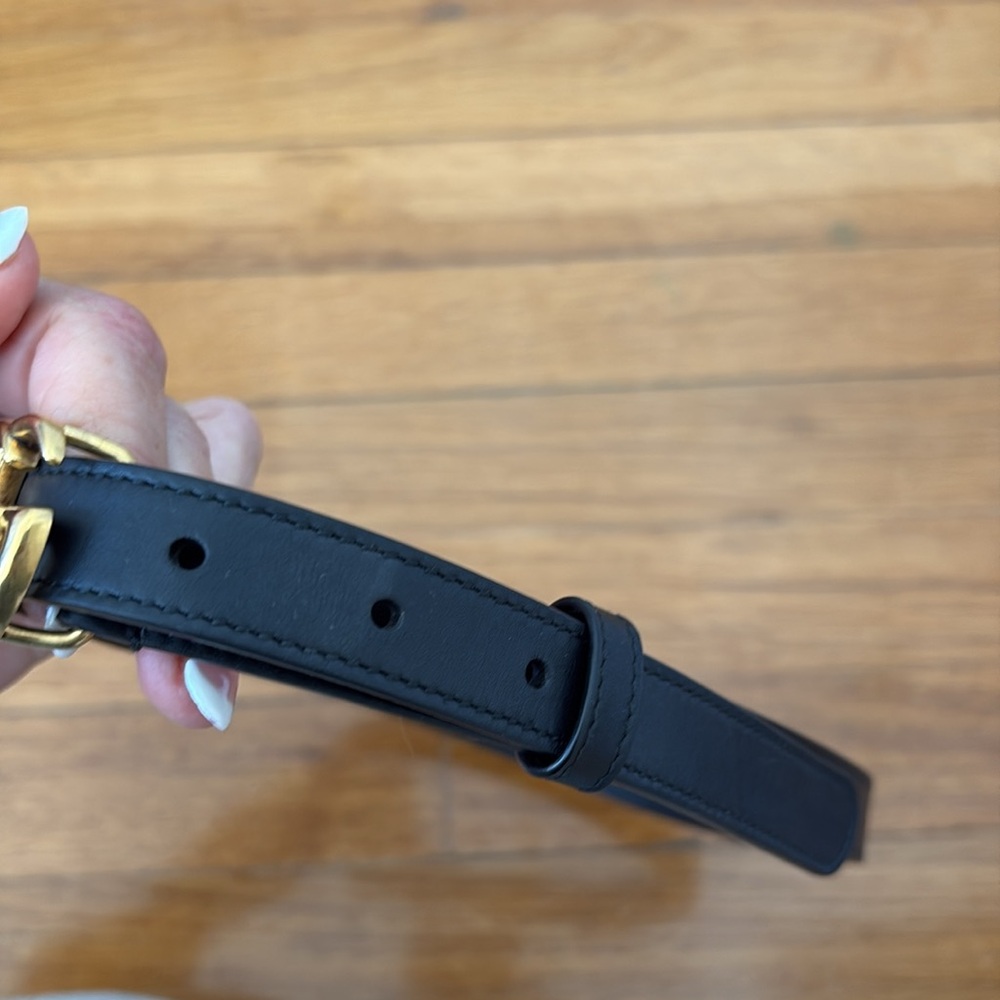 Gucci logo belt size xs slightly tarnished on metal otherwise perfect - Picture 4 of 5